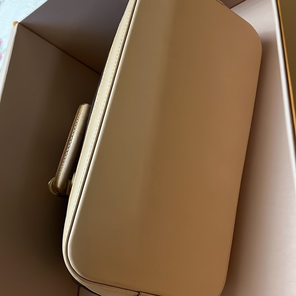 Louis Vuttion ALMA PM - Picture 3 of 10